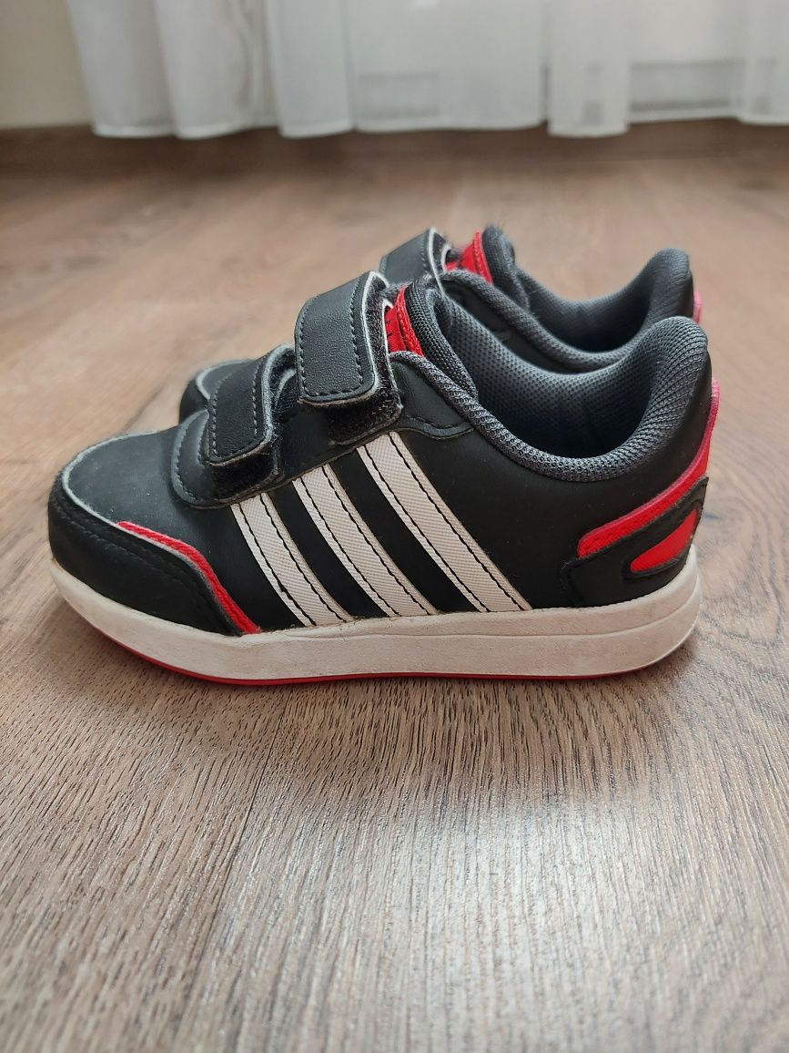 Маратонки adidas