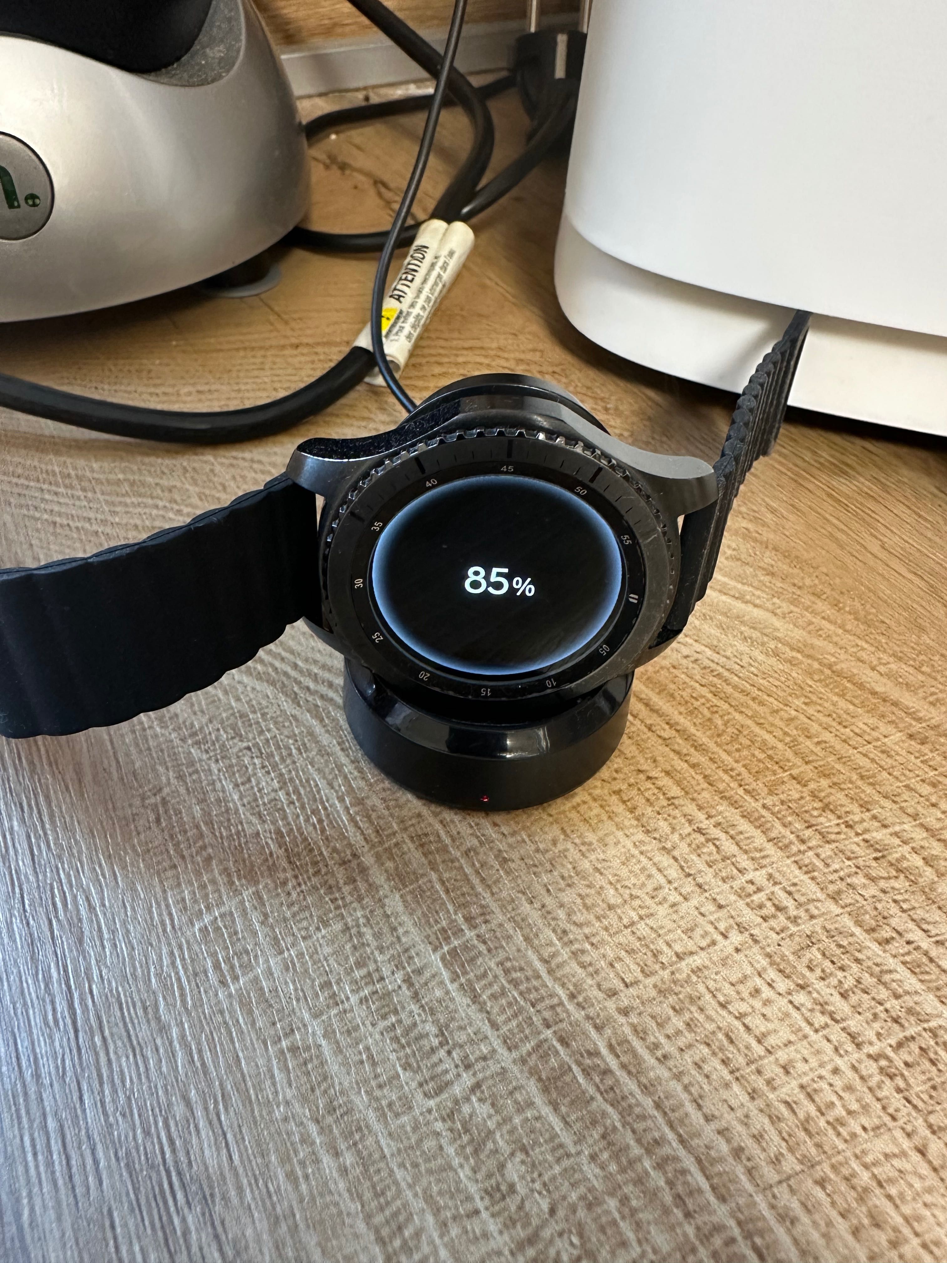 Часовник Samsung S3 Frontier