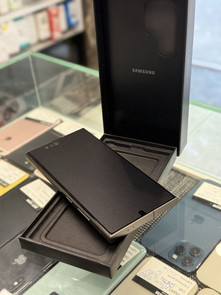 Samsung S24 Ultra 256GB Чисто Нов!