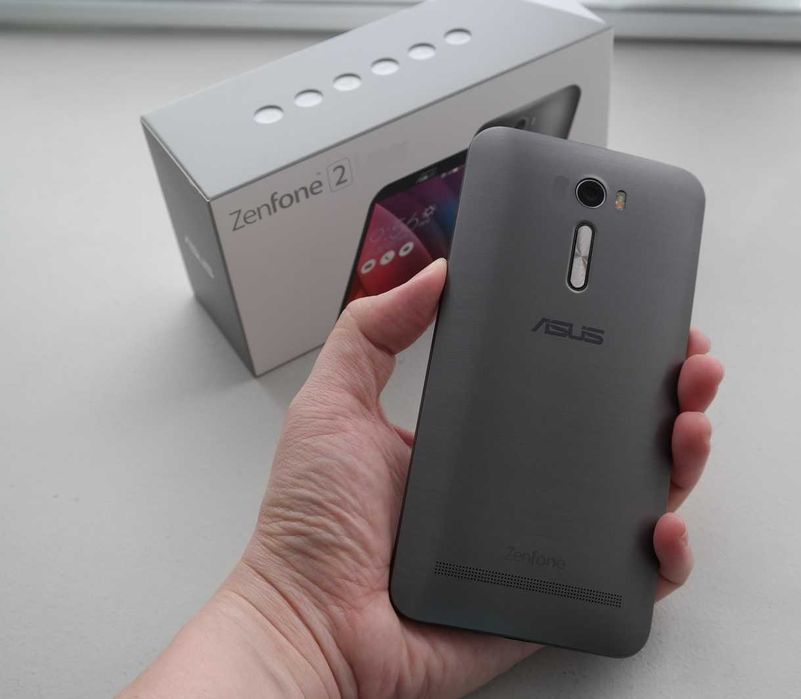 Хороший смартфон ASUS ZenFone 2, 4/32GB