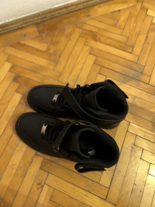 Air Force 1 Mid Triple Black