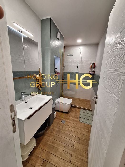 Продава се Тристаен апартамент в Варна, Възраждане 1 - 109 кв.м за 2065 €/кв.м - Снимка #8