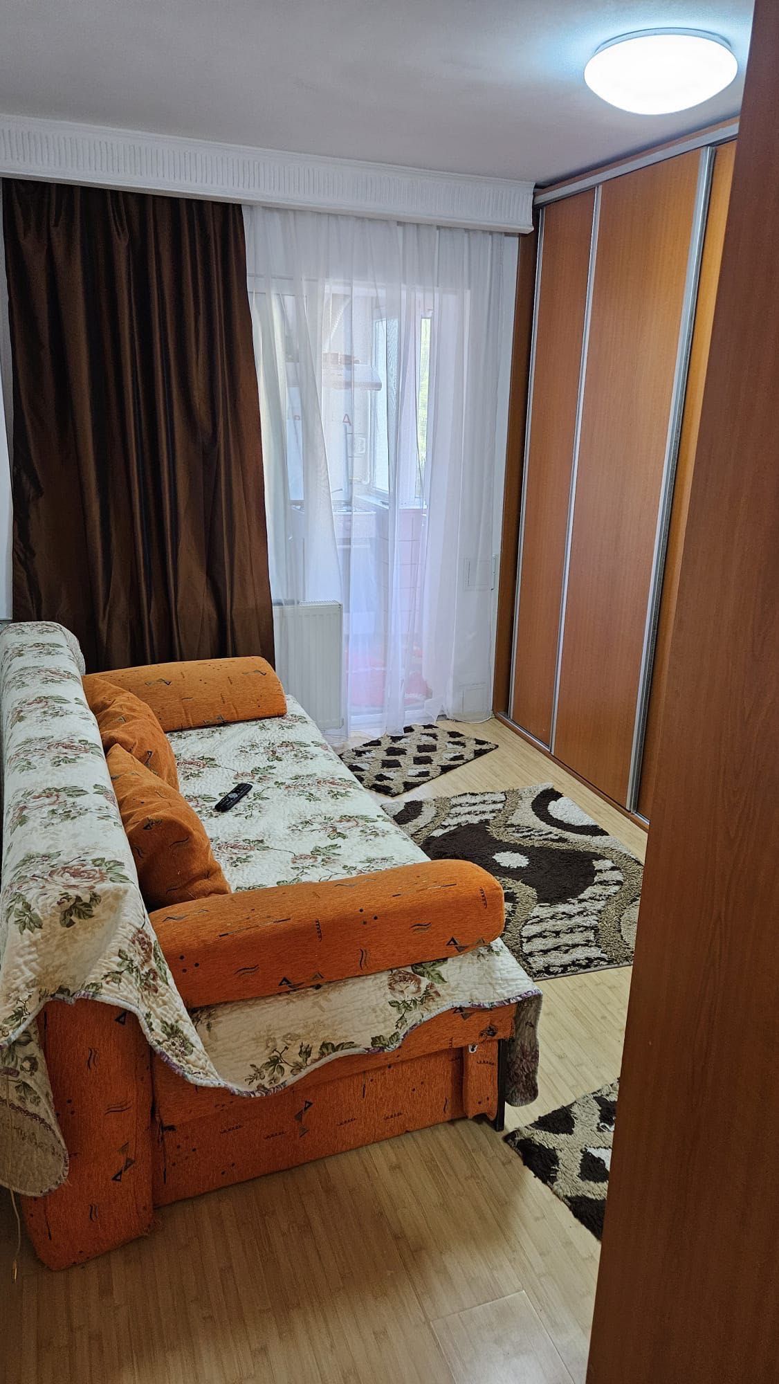 Vand apartament 2 camere