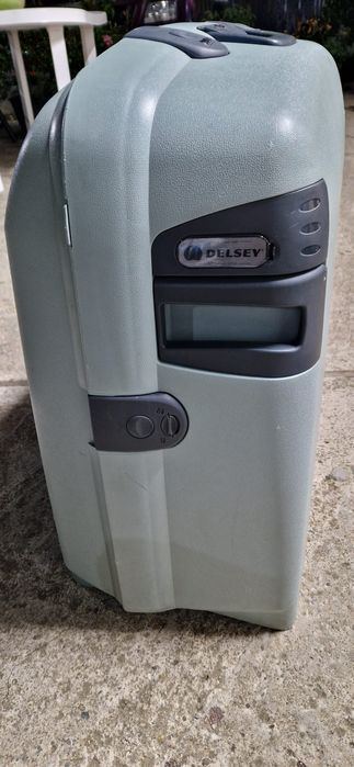 Troler din plastic rezistent FRANȚA