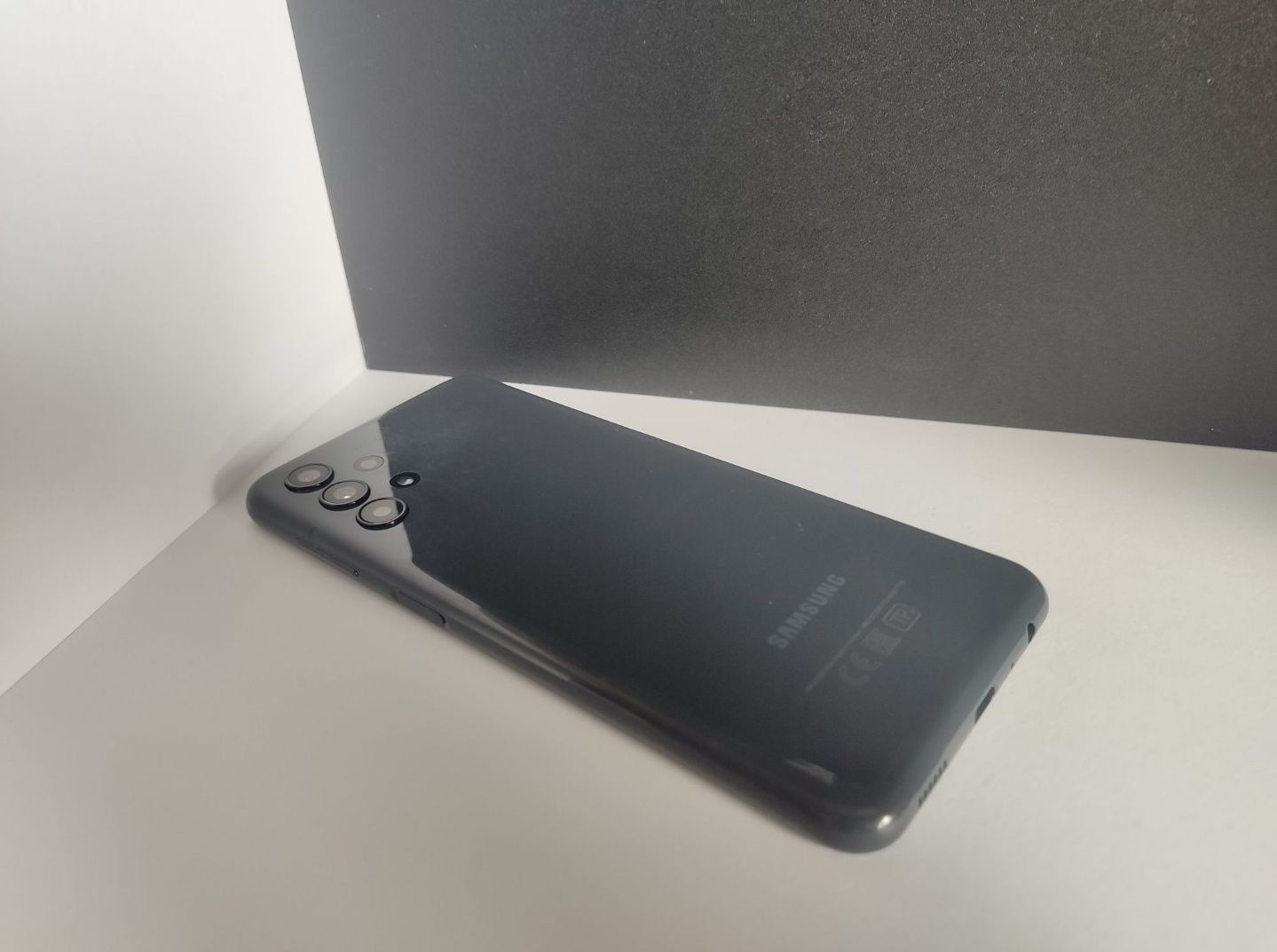 Samsung A13 128gb  NFC 2023год в отличном состоянии телефон сотовый
