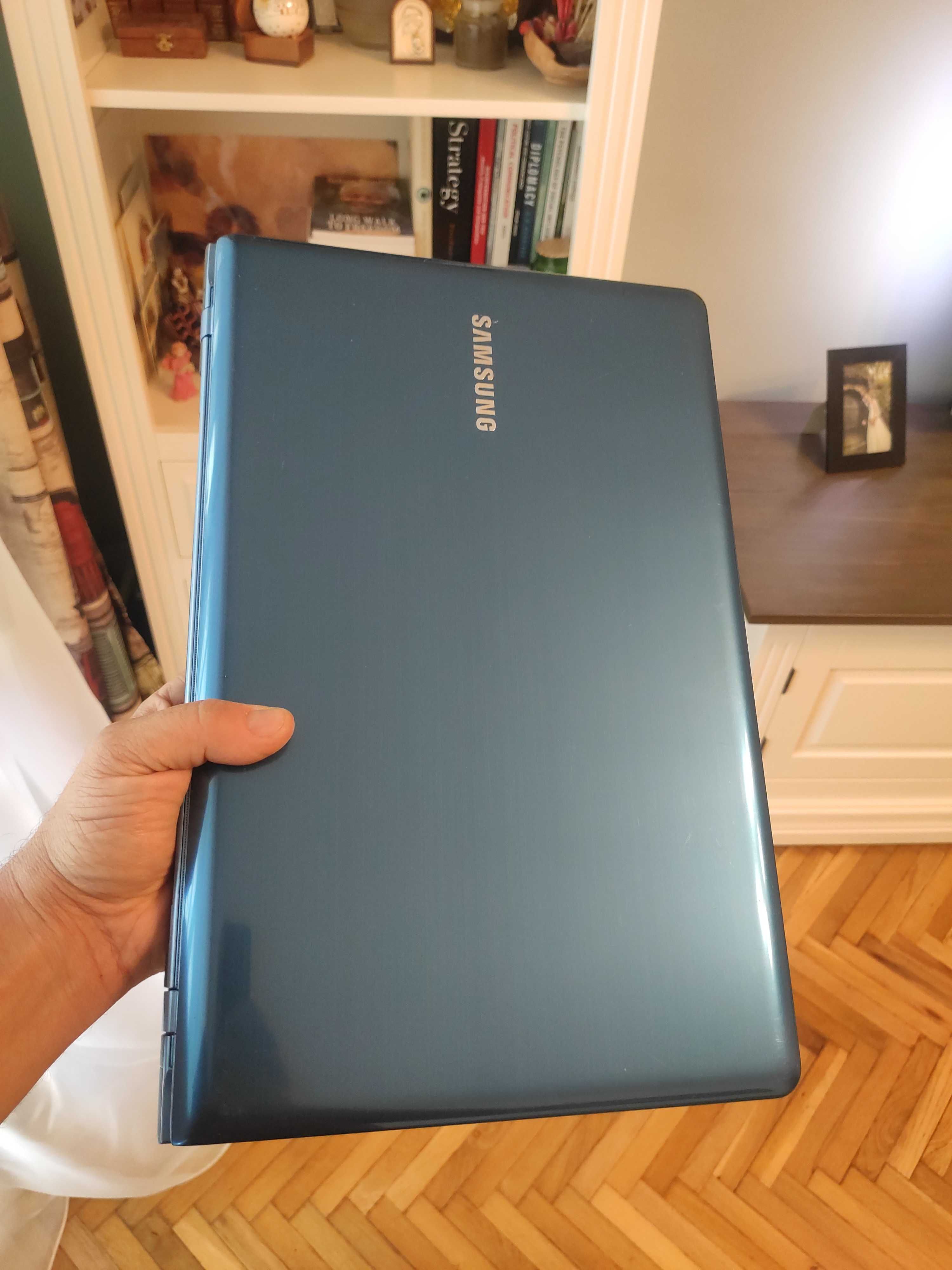 Laptop slim Samsung 355v -stare impecabila