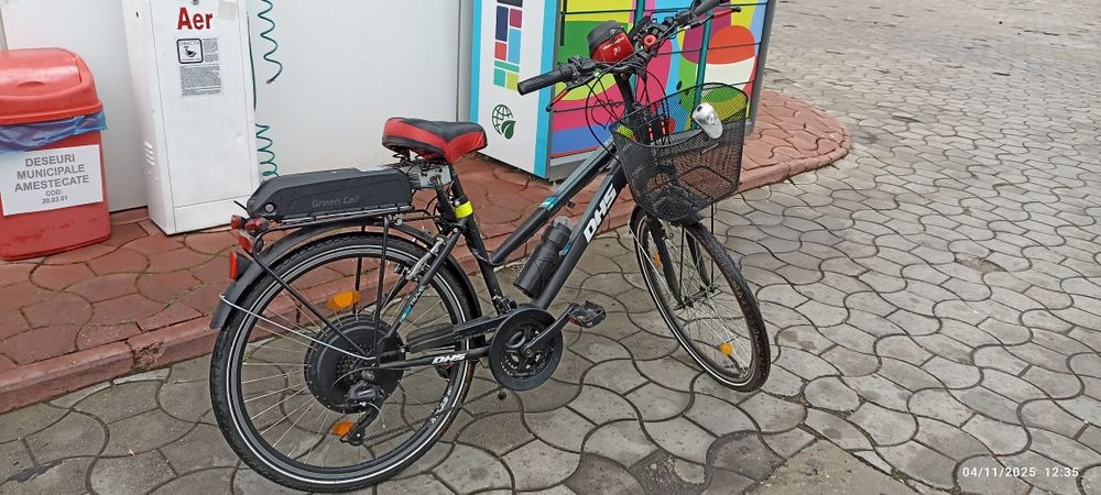 Bicicleta  electrificată  cu bateria  de schimb