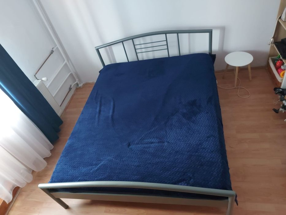 Pat 160x200 cm cu somiera și saltea