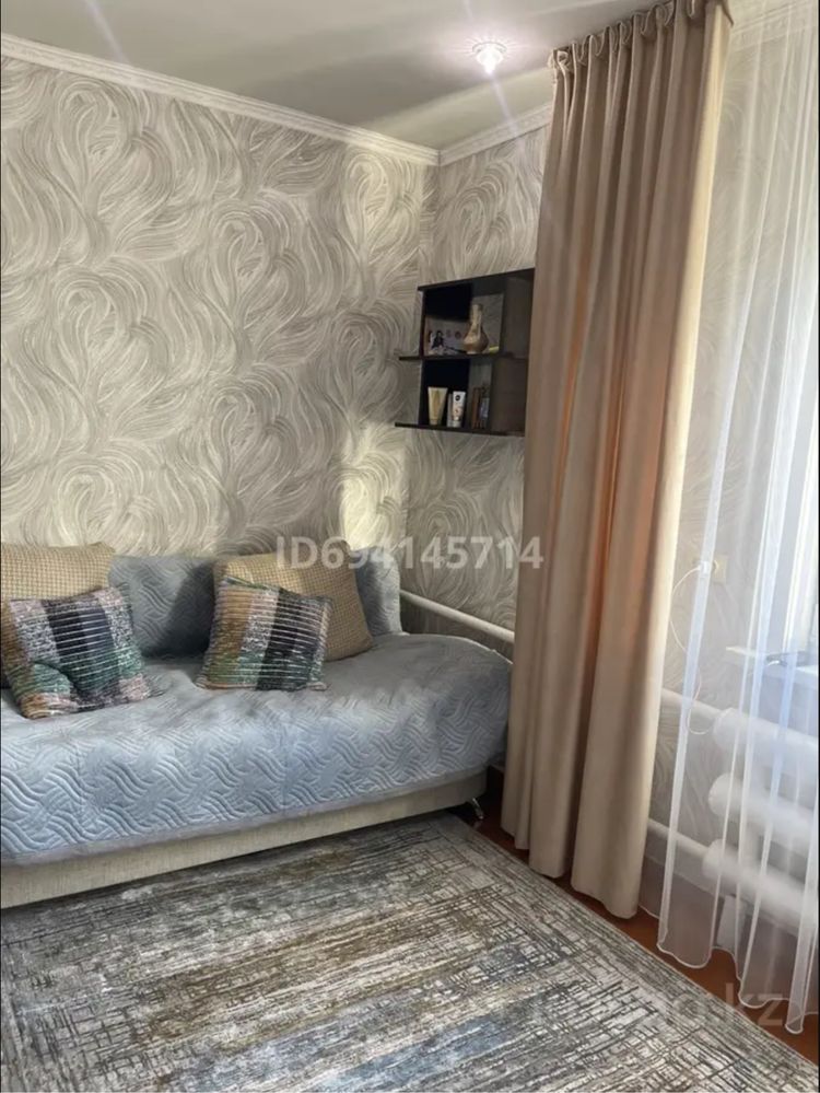 Продается шпальный дом с участком, баней и гаражом