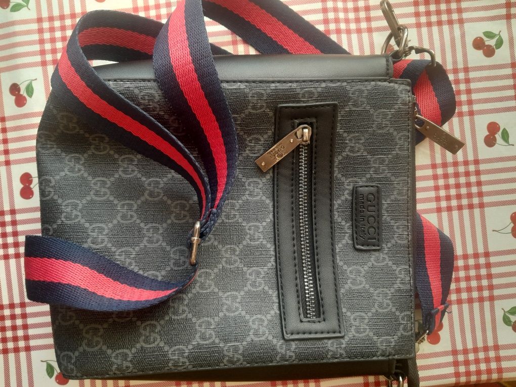 Барсетка Gucci .