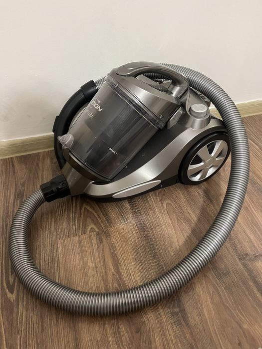 Отдам даром пылесос нуждающимся.