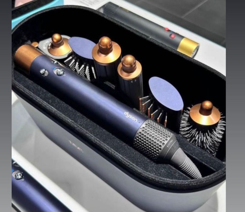 Продам Dyson Airwrap Complete Special Edition стайлер.. Цвет синий.