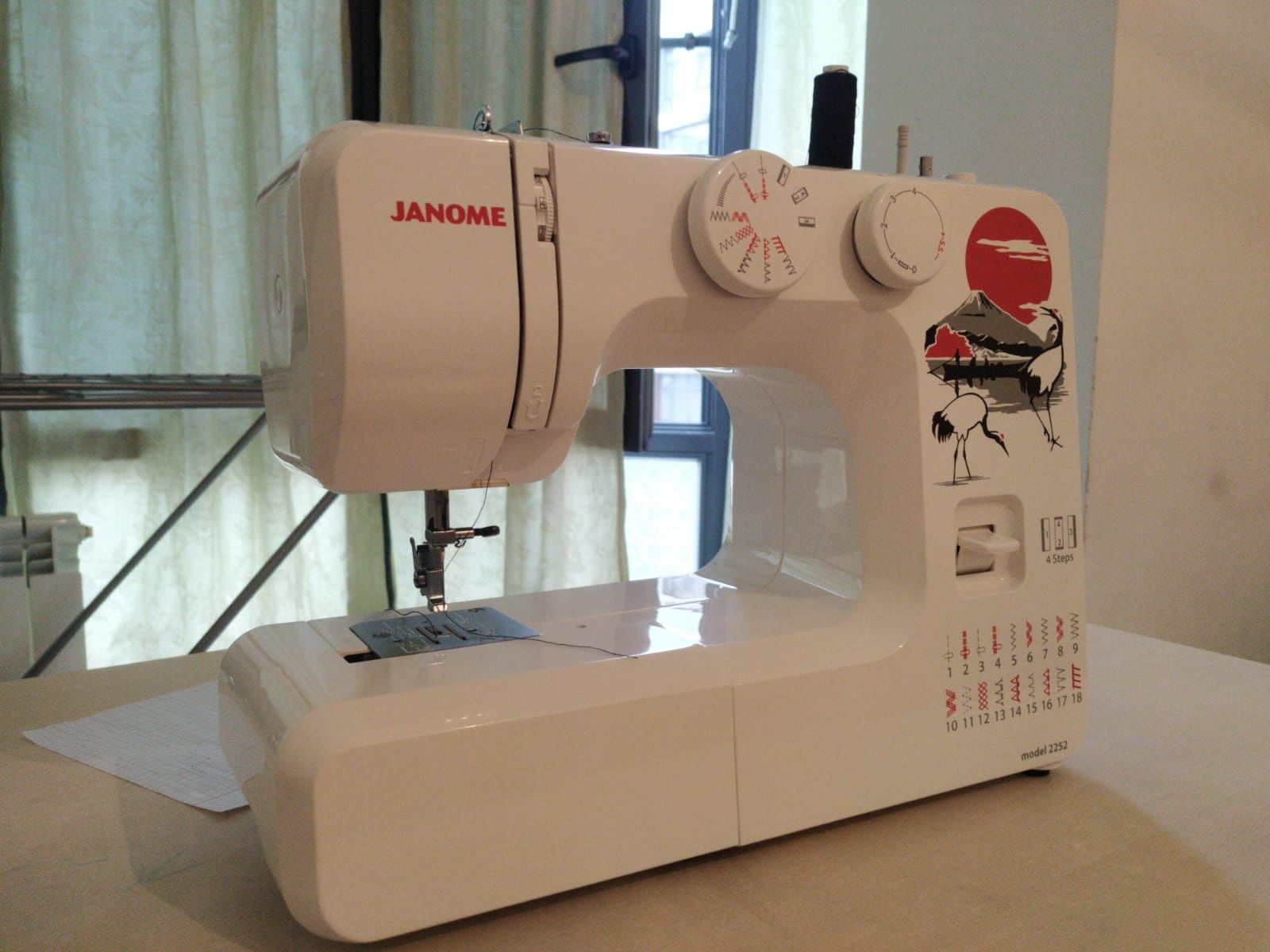 Продаётся швейная машина Janome 2252
