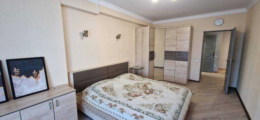 Продам свою 4-ком двухуровневую на ул. Бабура