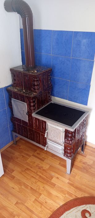 Sobă teracotă cu plită