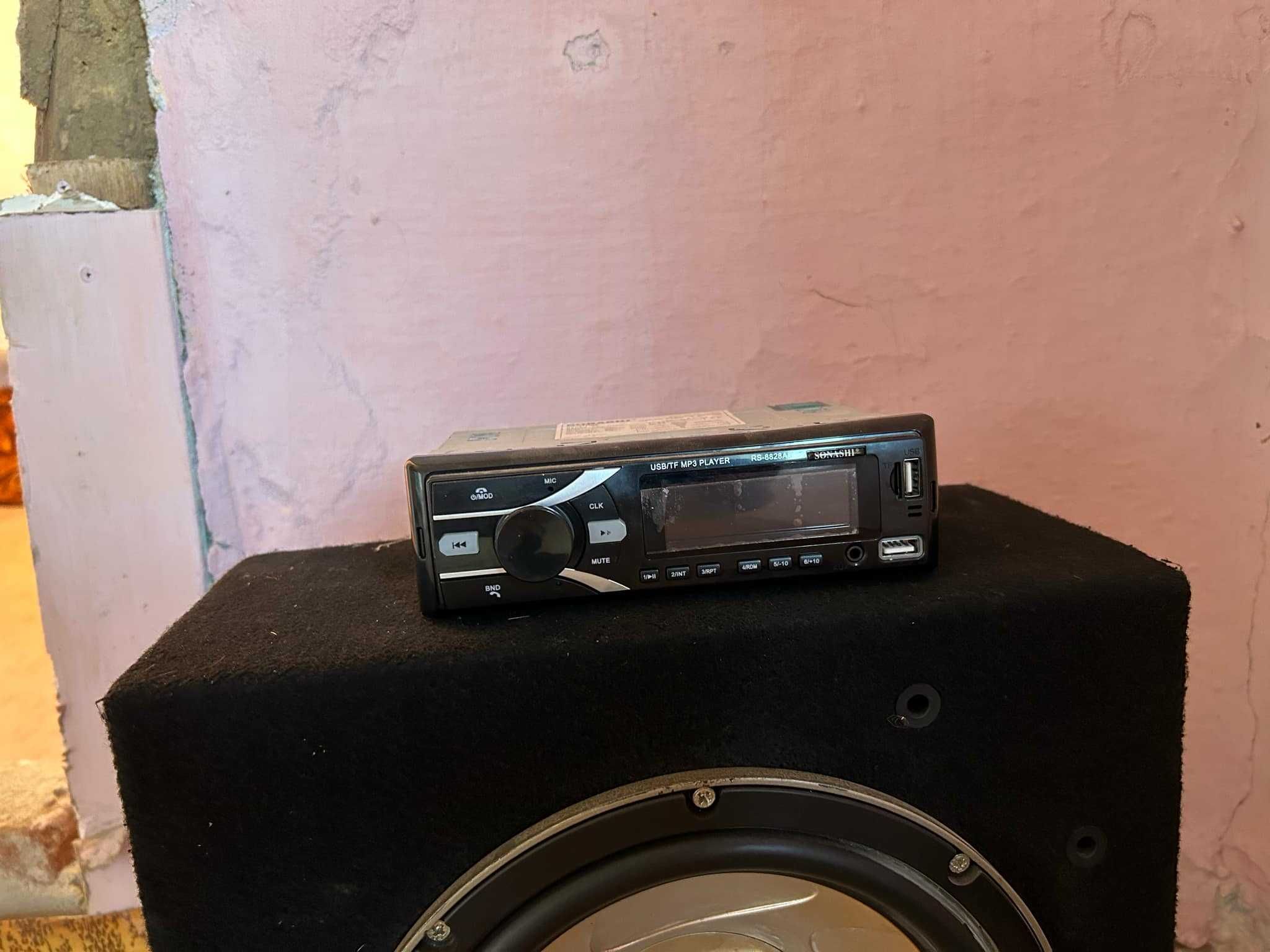 Продавам усилвател с буфер и MP3