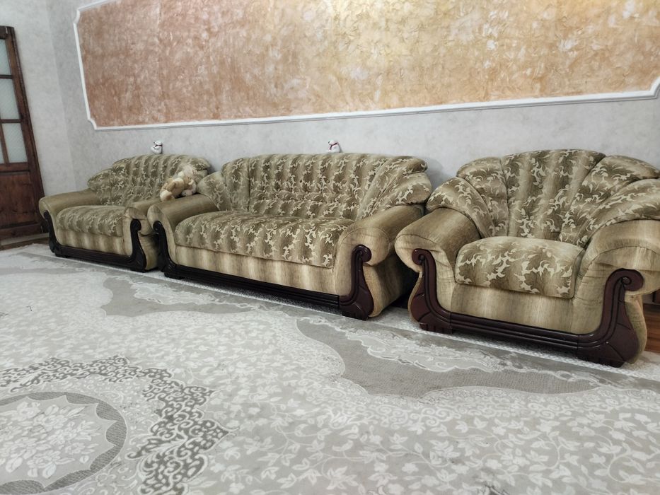 Гостевой диван в отличном состоянии