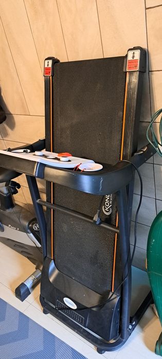 Vand banda de alergat aproape nefolosita