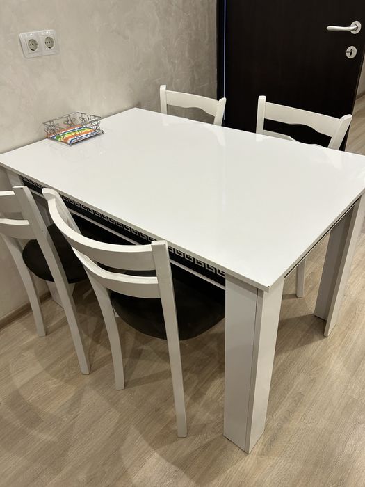 Маса със столове комплект