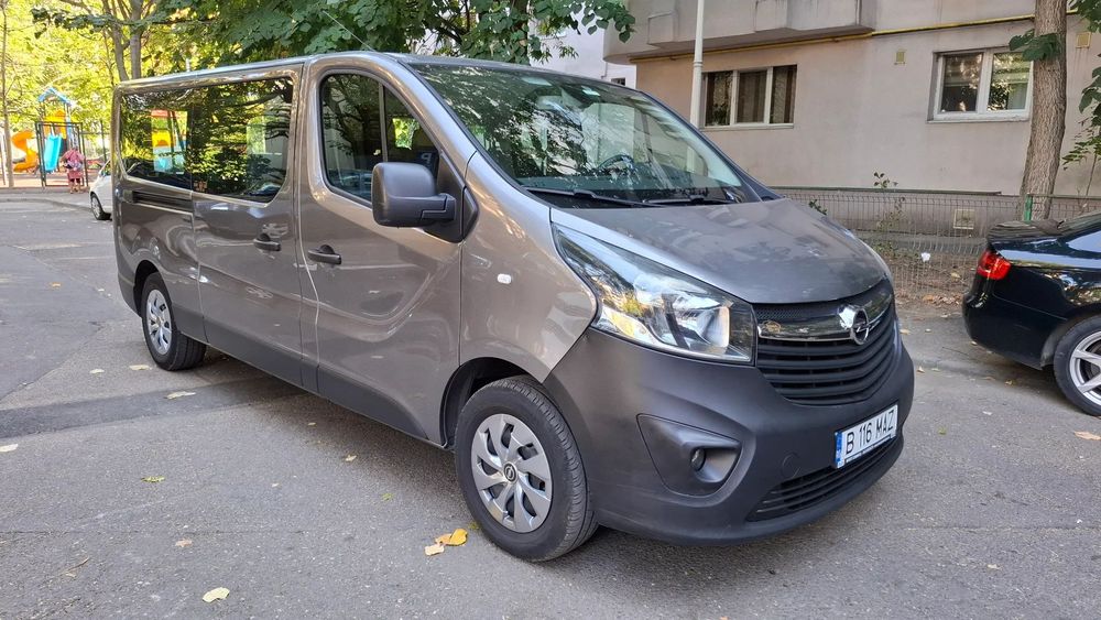 Opel Vivaro Opel vivaro 8+1locuri ,modelul lung.