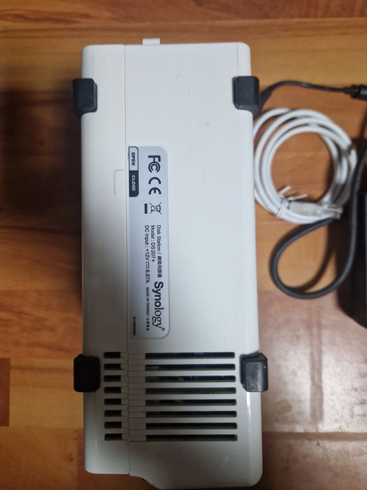 Nas synology ds207+.  2x 1tb hdd