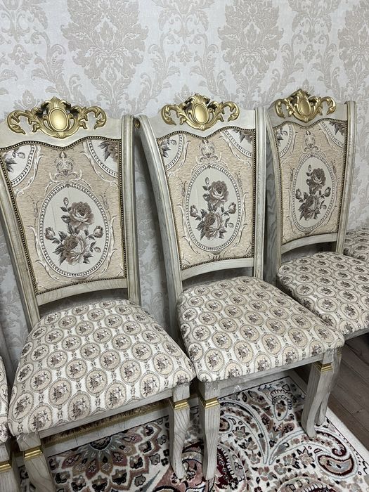 Продам Королевские стулья