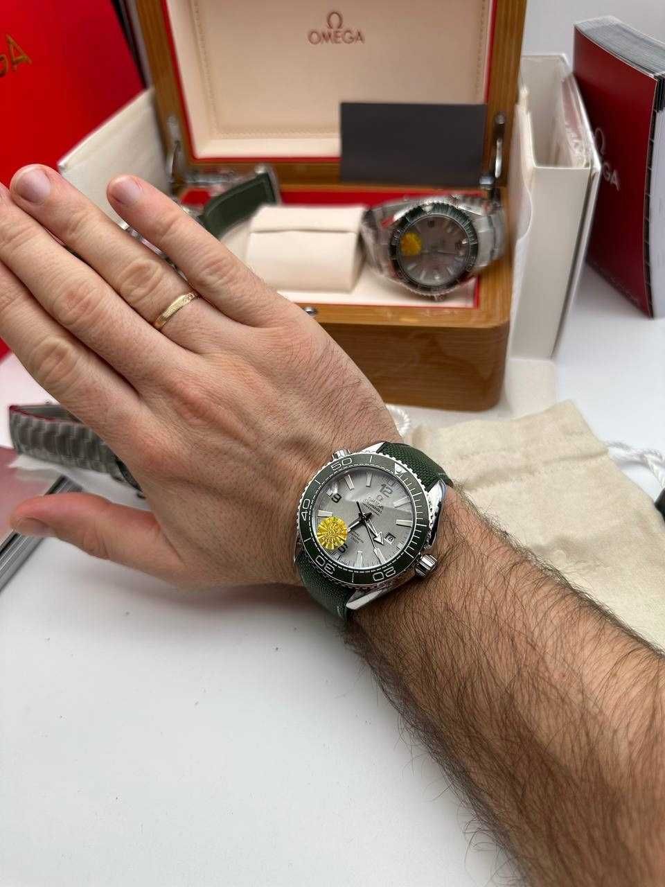 omega seamaster planetocean grey green