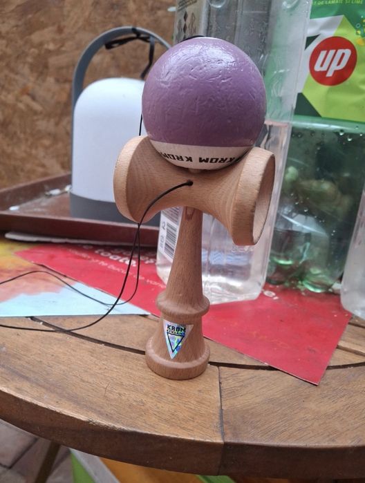 Kendama Krom Pop Mov
