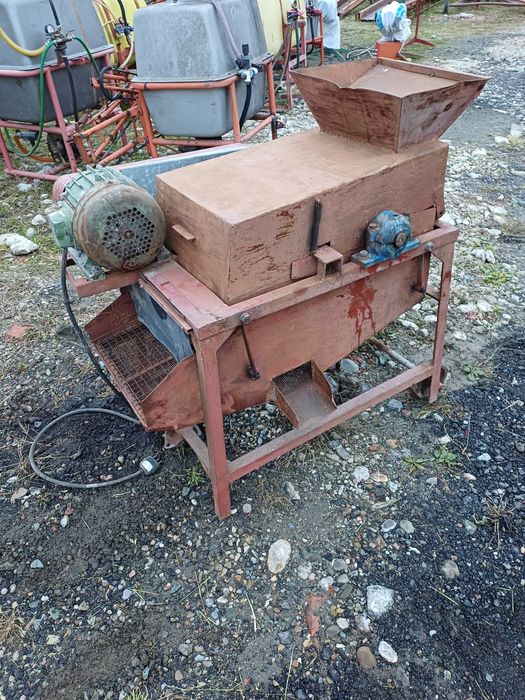 Batoza de porumb capacitate de 3 tone pe ora profesionala