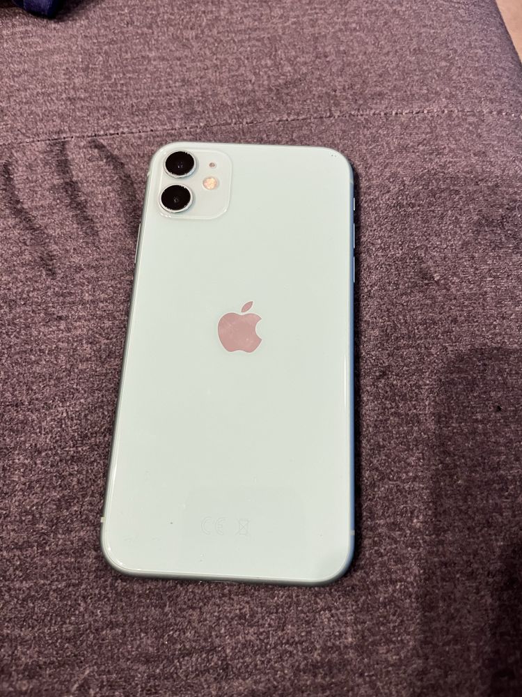 Iphone 11 с гаранция в отлично състояние