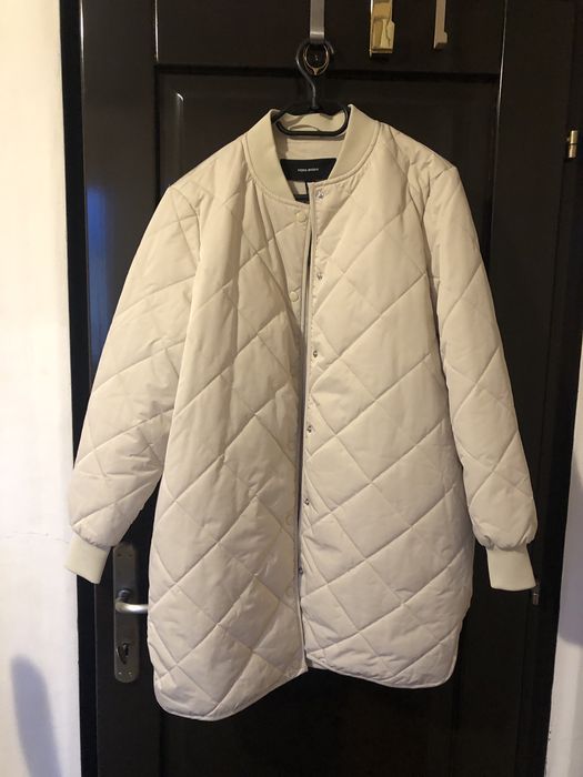 Haina matlasata,foarte frumoasa,moderna,marimeaS M