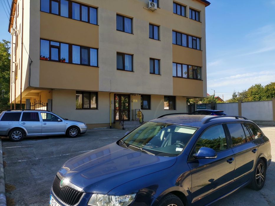 CUG, impecabil, 1 CD, 40 mp, 300 euro / lunar