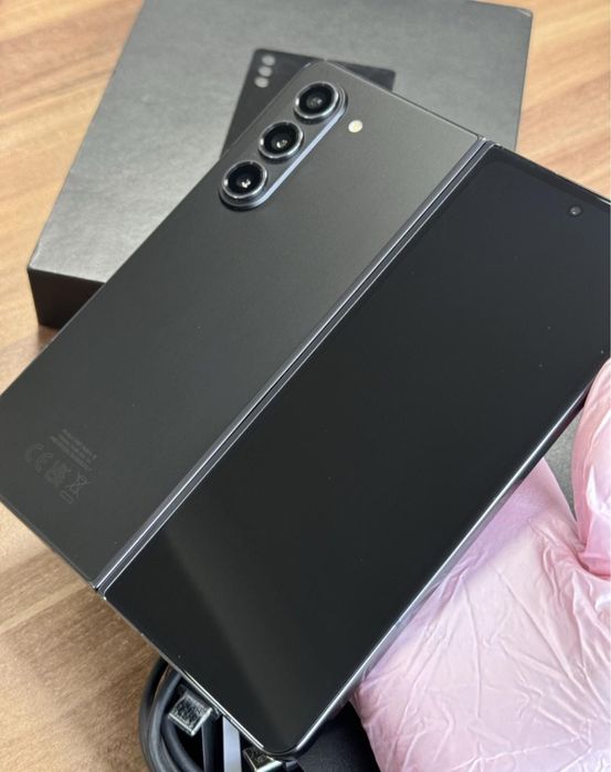 Samsung Z Fold 5 512 gb 12 gb ram