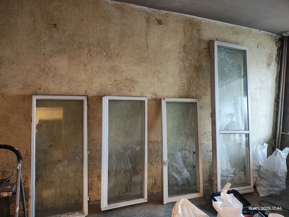 Geamuri, lemne, linoleum