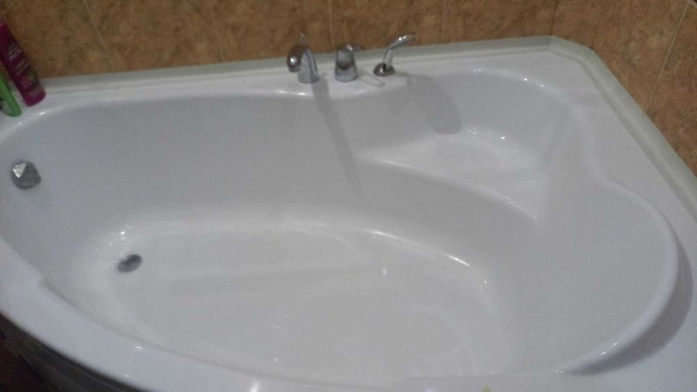 ПРОДАМ ванну. Состояние отличное. Пользовались только год.