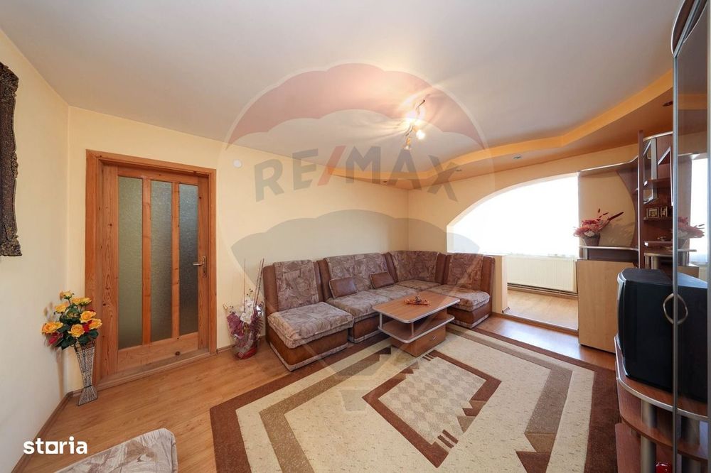 Apartament de Vânzare – 4 Camere, Mobilat și Utilat - Rasnov-Florilor