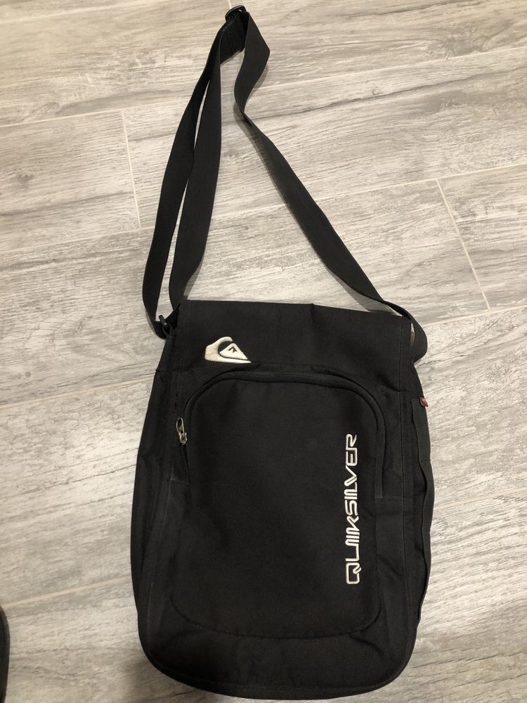 Продавам чанта quiksilver