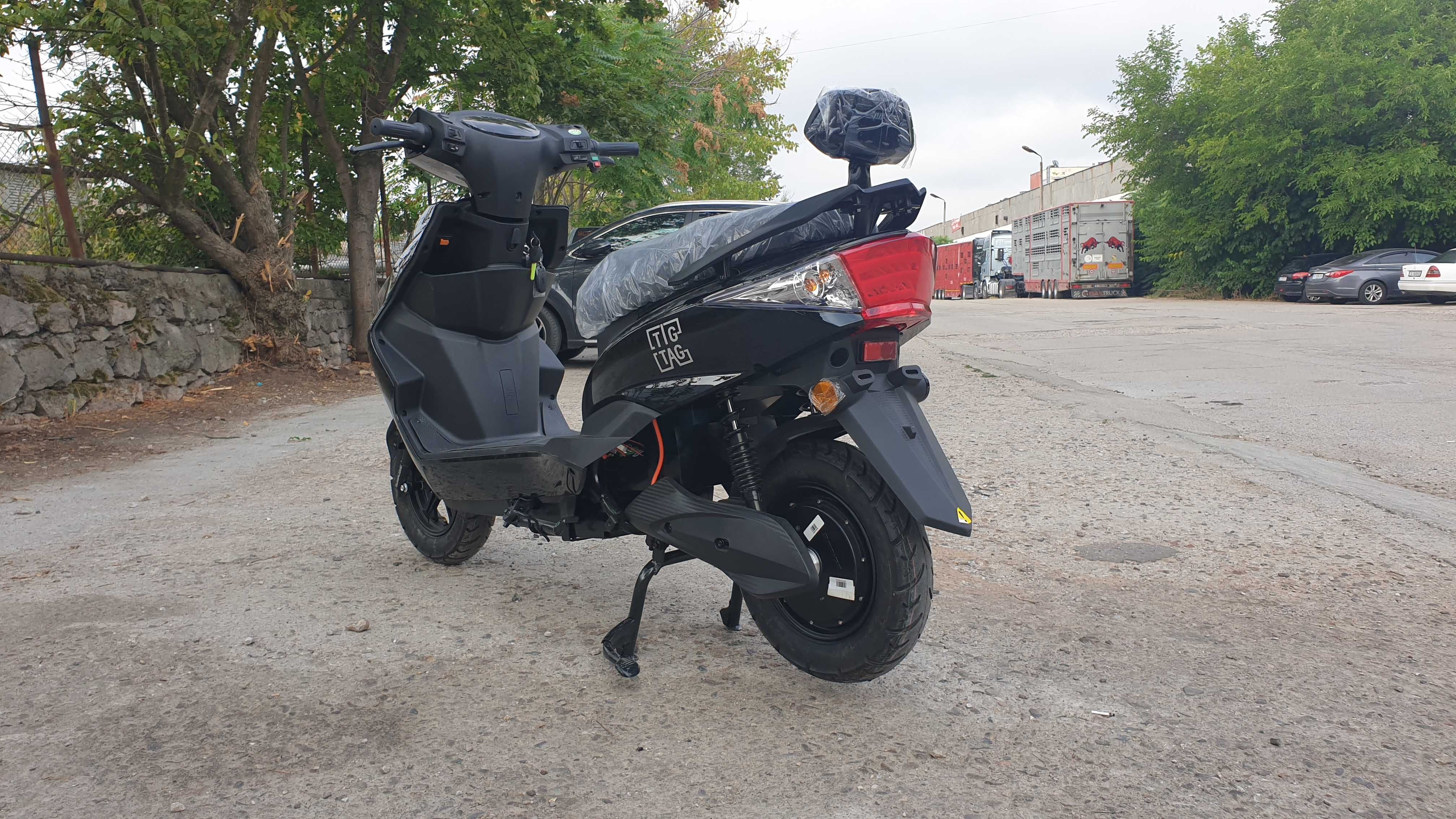 Електрически скутер модел ZB-S черен цвят 2000W с док КАТ