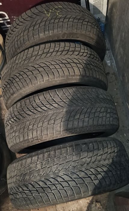 Зимни гуми Nokian Snowproof 215/50/17