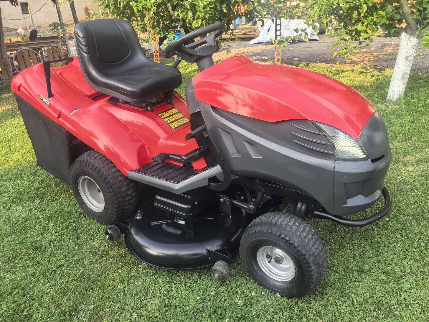 CASTEL GARDEN TCX 122 HYDRO Тракторна косачка Трактор 20 к.с
