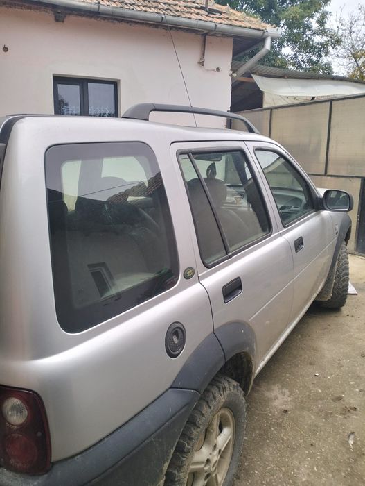 Vând land rover.