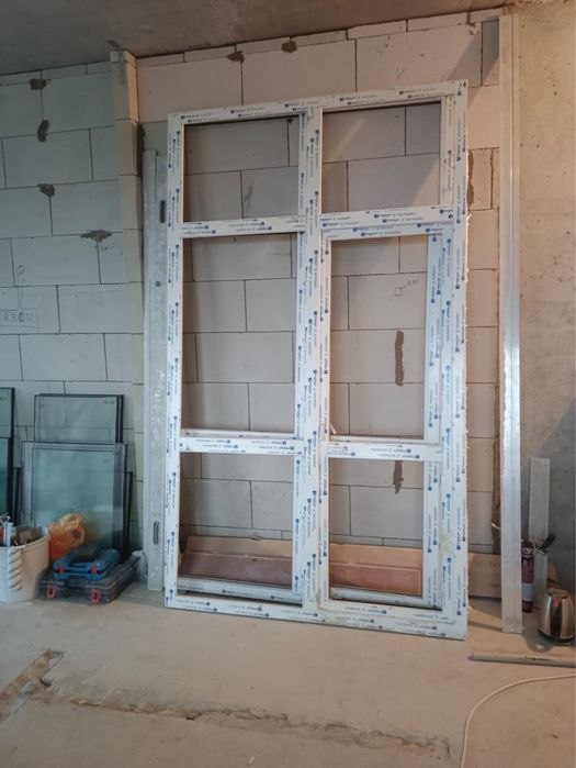 Продаю пластиковое окно с балконной дверью (б/у)