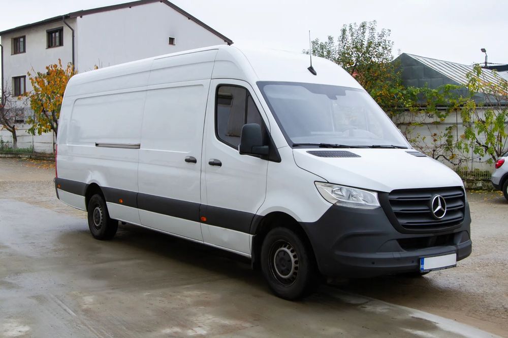 Mercedes-Benz SPRINTER BB furgon Mercedes-Benz Sprinter BB Furgon 60.625 km 39.000 EURO