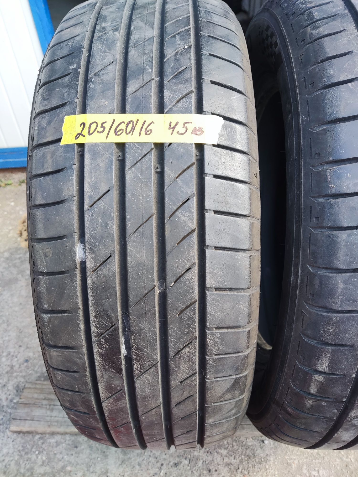 205/60/16 Kumho ecsta
