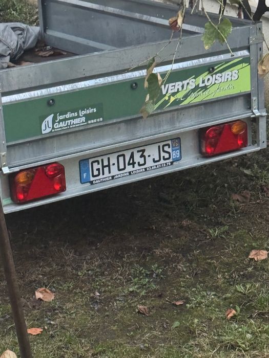 Remorcă de vânzare