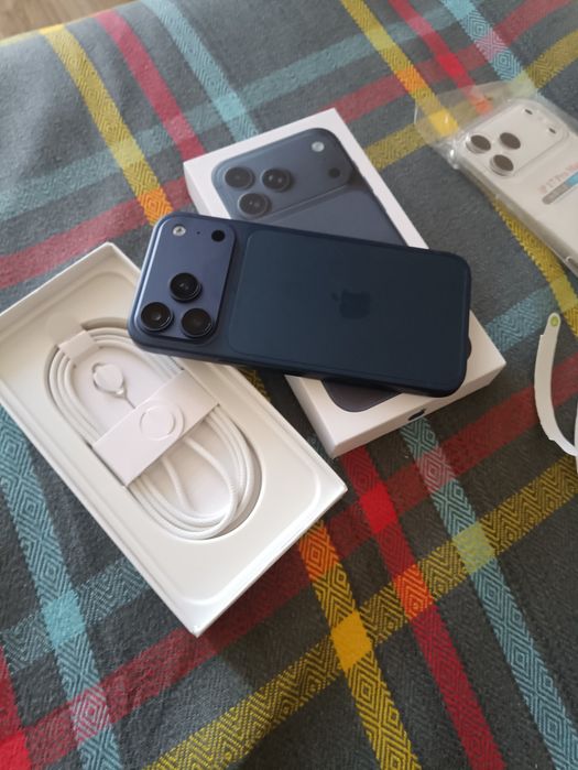 iPhone 17 (китайская версия, 1 ТБ)