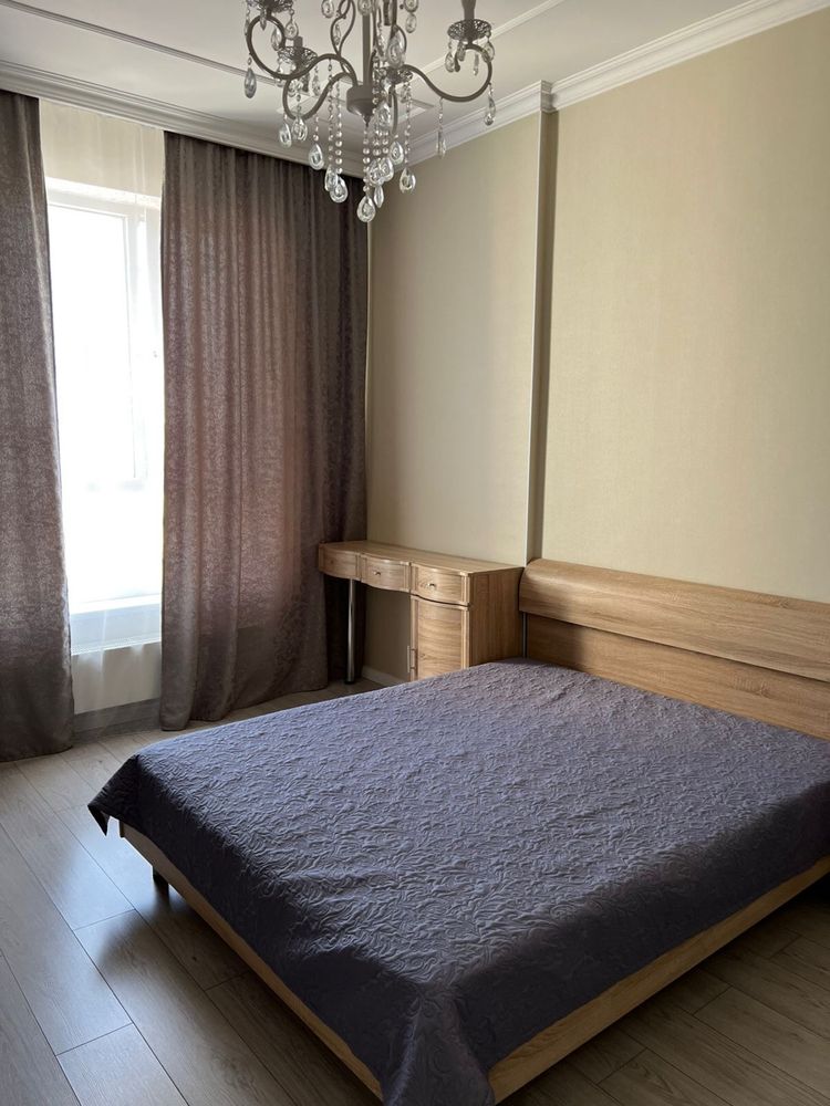 Продам кровать с матрасом