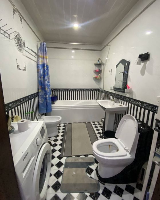 Yashnobod Kadesheva bozori Olmos metrosi yaqinida kvartira bor