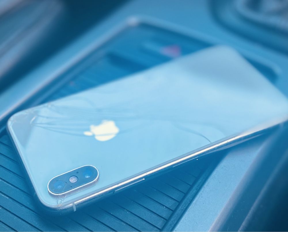 Iphone xs      .