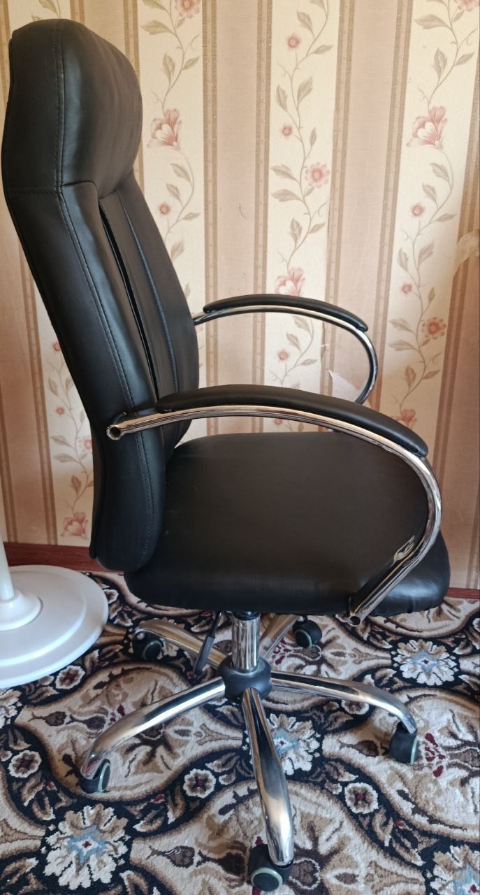 Офисное кресло продаётся. Офис креслоси сотилади.